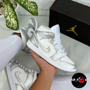 JORDAN RETRO 1 BOTA PLATEADA