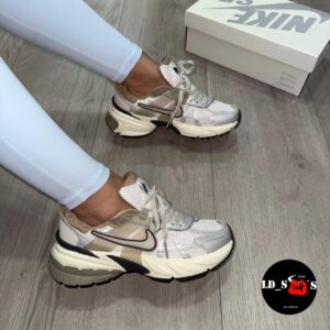 NIKE V2K BEIGE-CAFE