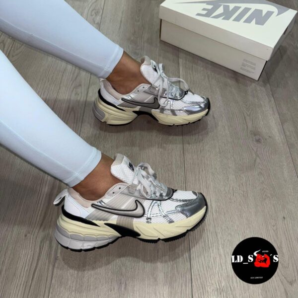 NIKE V2K - Image 4