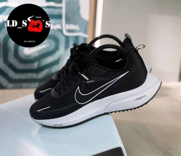 NIKE ZOOM X