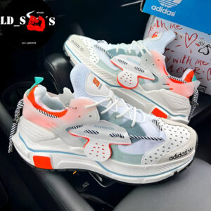 ADIDAS SIKAIGE