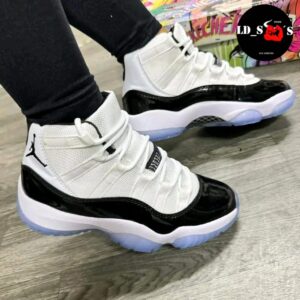 JORDAN RETRO 11 BLANCO-NEGRO