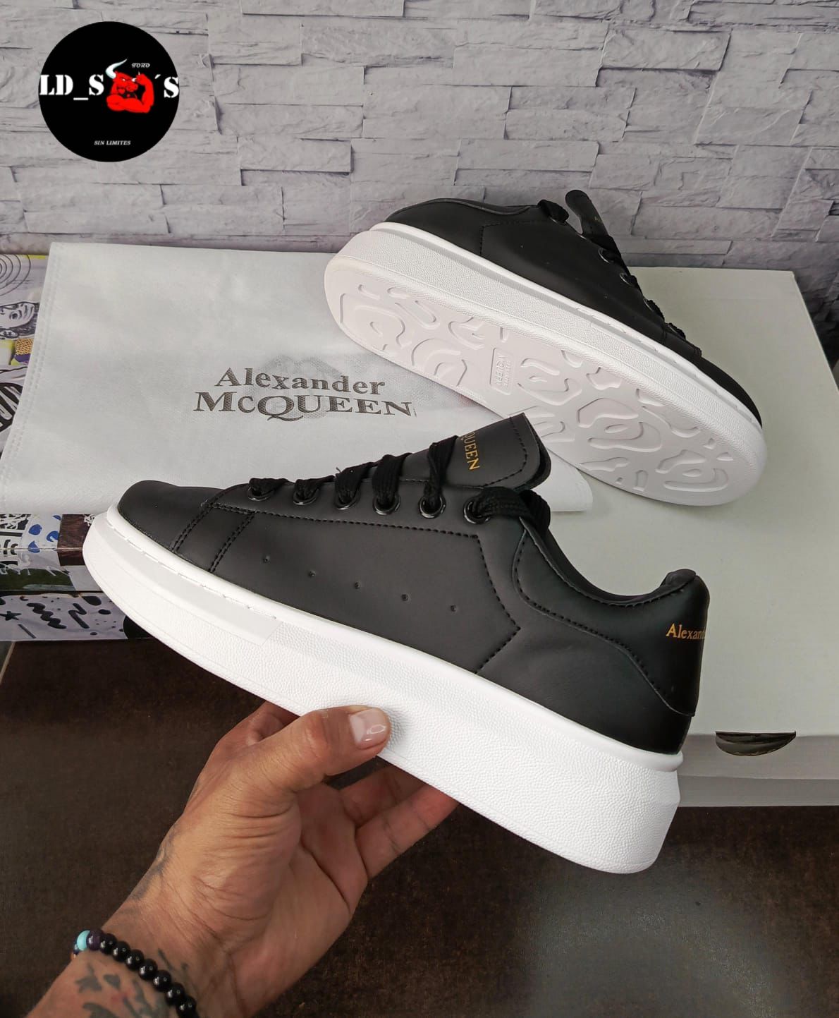 ALEXANDER MCQUEEN NEGRO