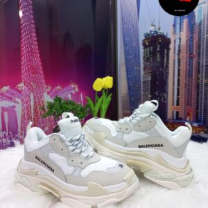 BALENCIAGA TRIPLE S BEIGE