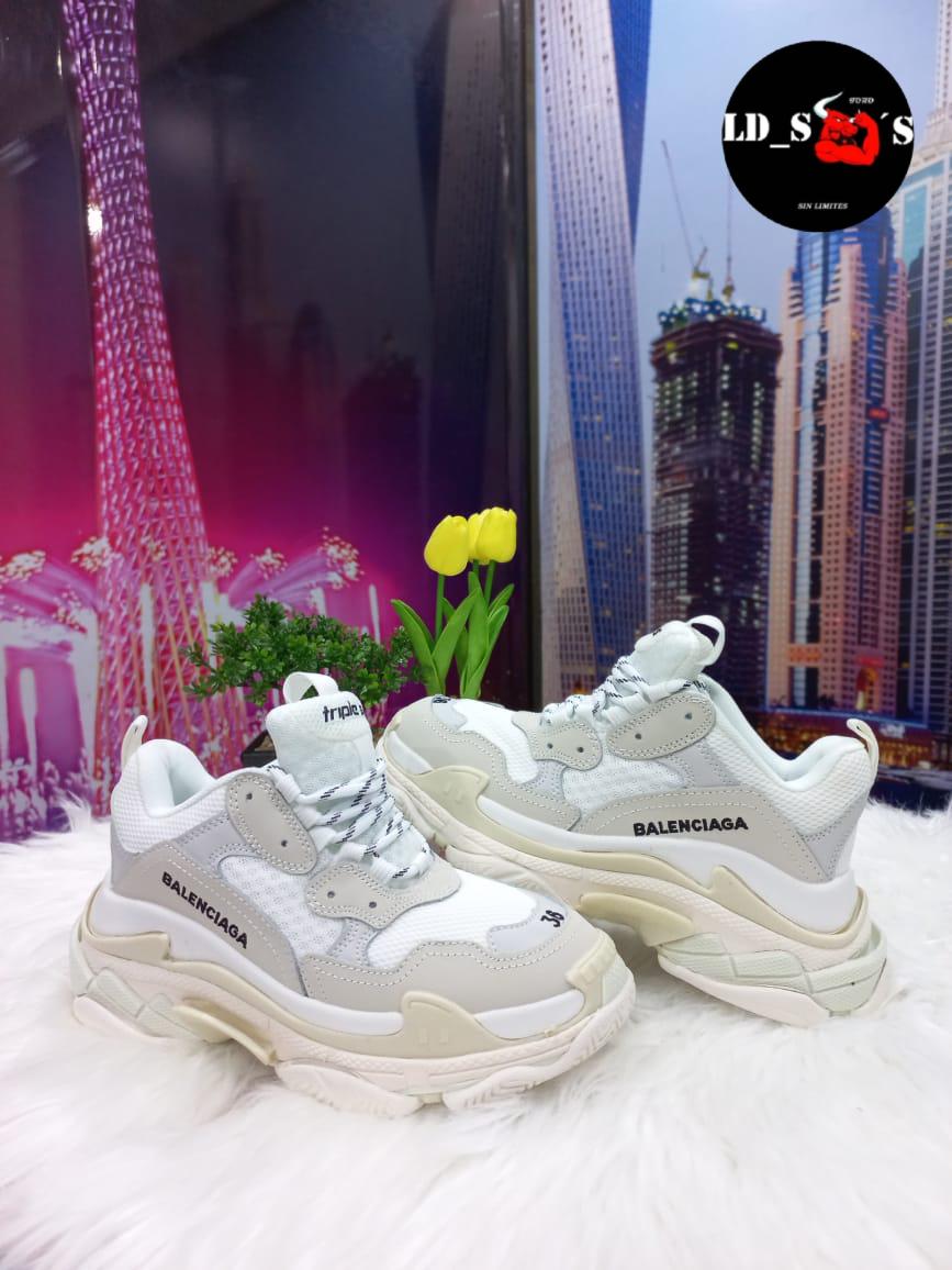 BALENCIAGA TRIPLE S BEIGE