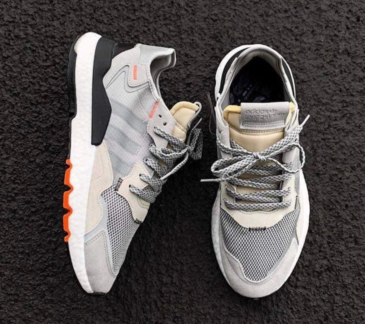 ADIDAS JOGGER GRIS-CREMA