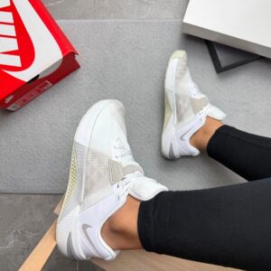NIKE METCON 10 BEIGE